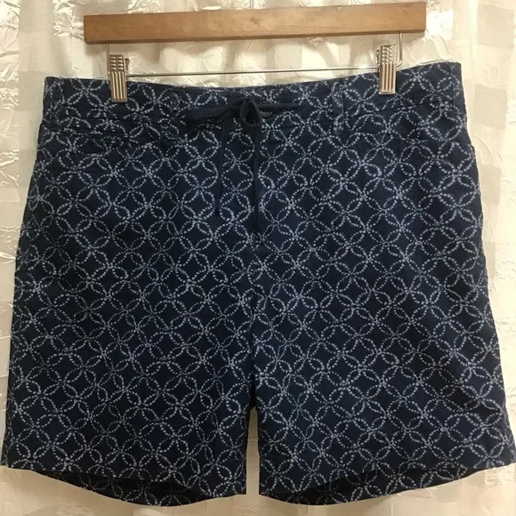 LRL Lauren Jeans Company Blue Circle Print Cotton Shorts, Size 10 - Picture 1 of 11
